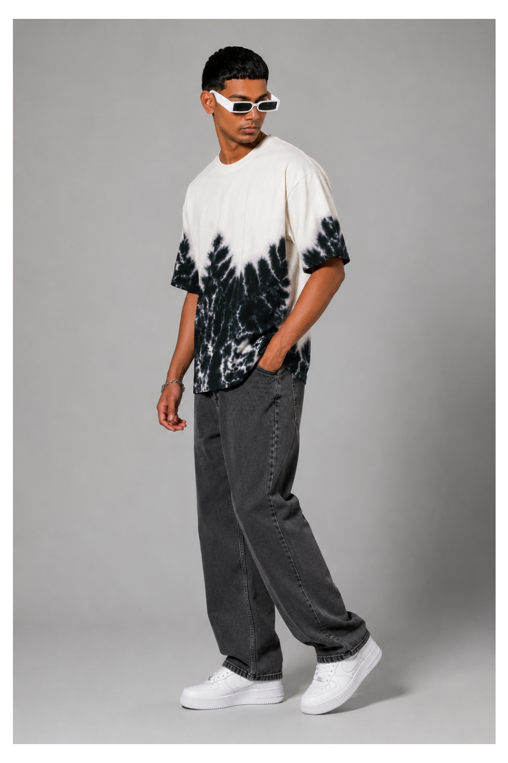 Avenster Classic Black Tie-Dye Oversized Tee for Everyday Style